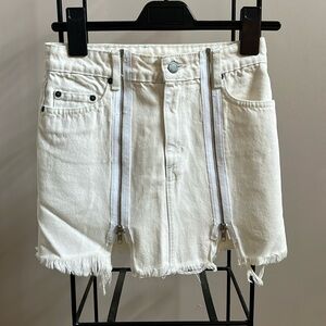 Carmar white denim skirt never worn